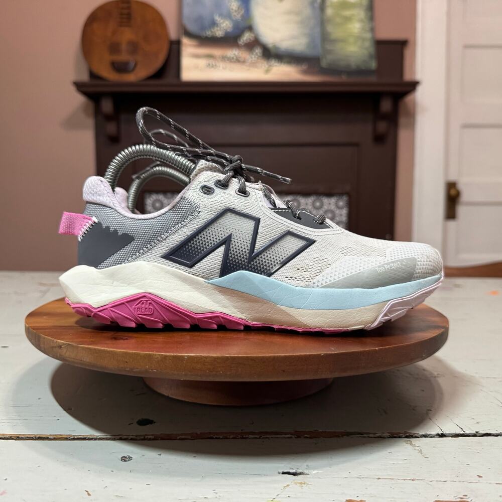 New Balande DynaSoft Nitrel v6 Womens Size 8 Gray Sneaker Shoes